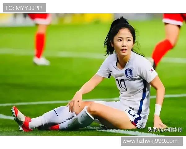 女足球星穿女装亮相引发热议展现独特魅力挑战传统性别界限
